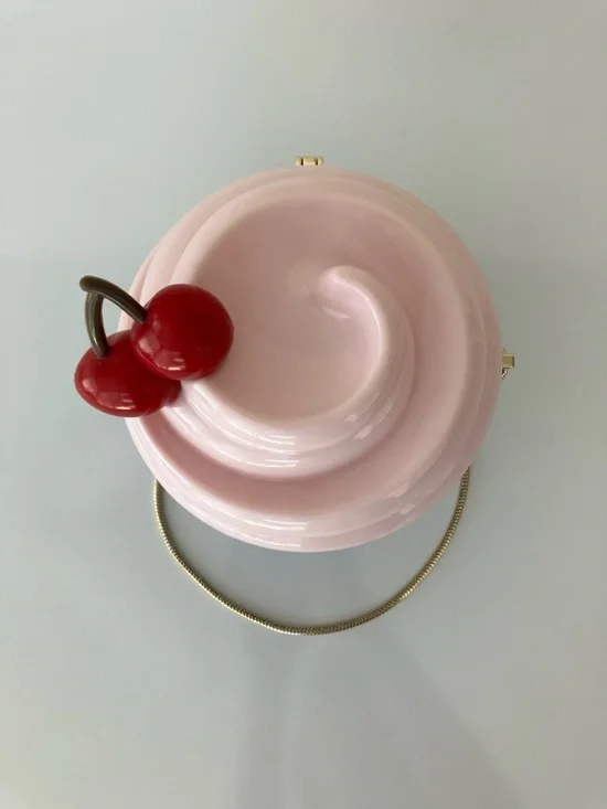 Kate Spade Magnolia Bakery Cupcake Clutch Purse  Novelty Treat Fashion Accessory - Picture 4 of 10